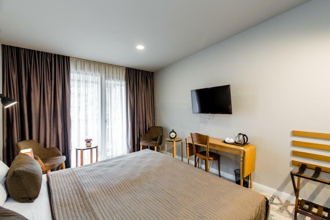 Rasta Boutique Hotel Meidan Tbilisi ภายนอก รูปภาพ