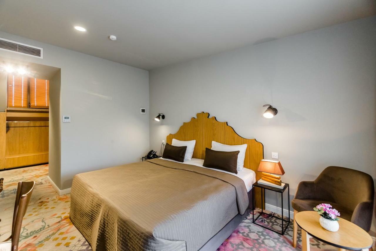 Rasta Boutique Hotel Meidan Tbilisi ภายนอก รูปภาพ