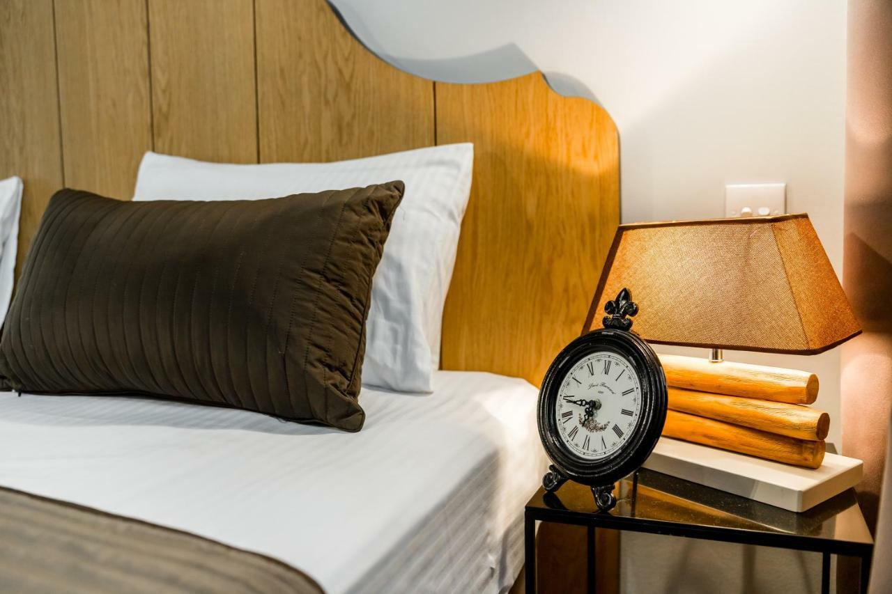 Rasta Boutique Hotel Meidan Tbilisi ภายนอก รูปภาพ