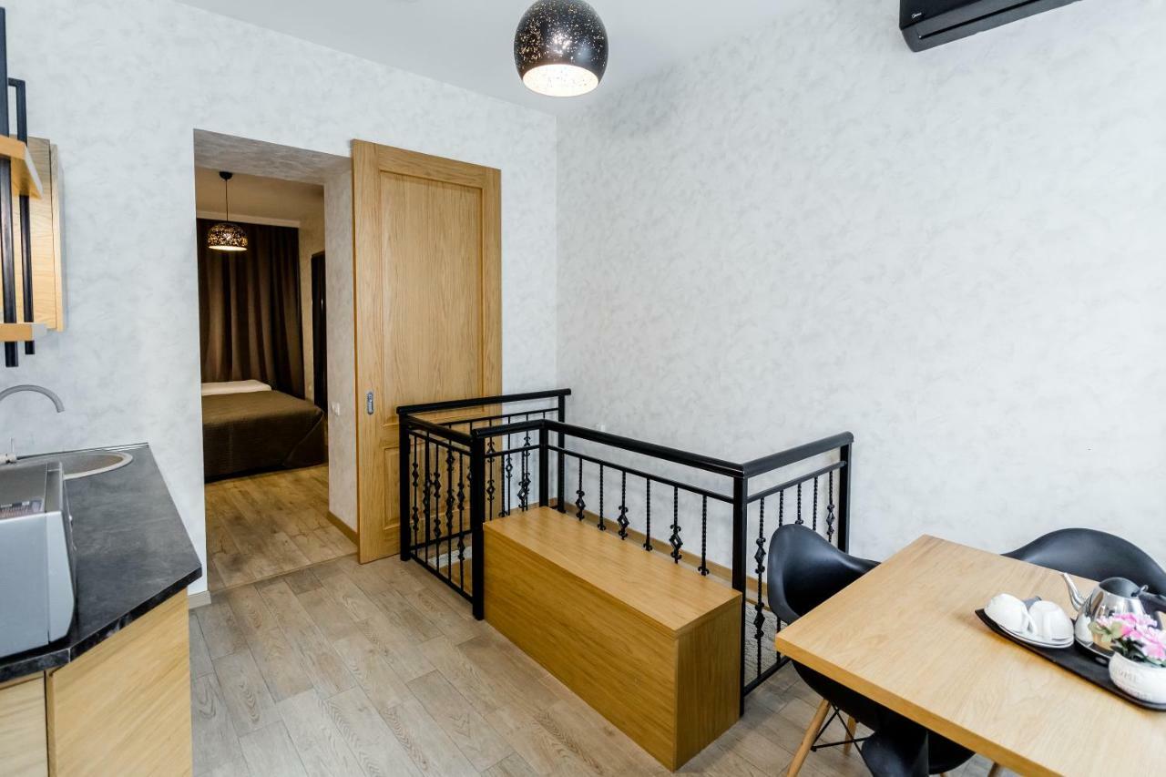 Rasta Boutique Hotel Meidan Tbilisi ภายนอก รูปภาพ