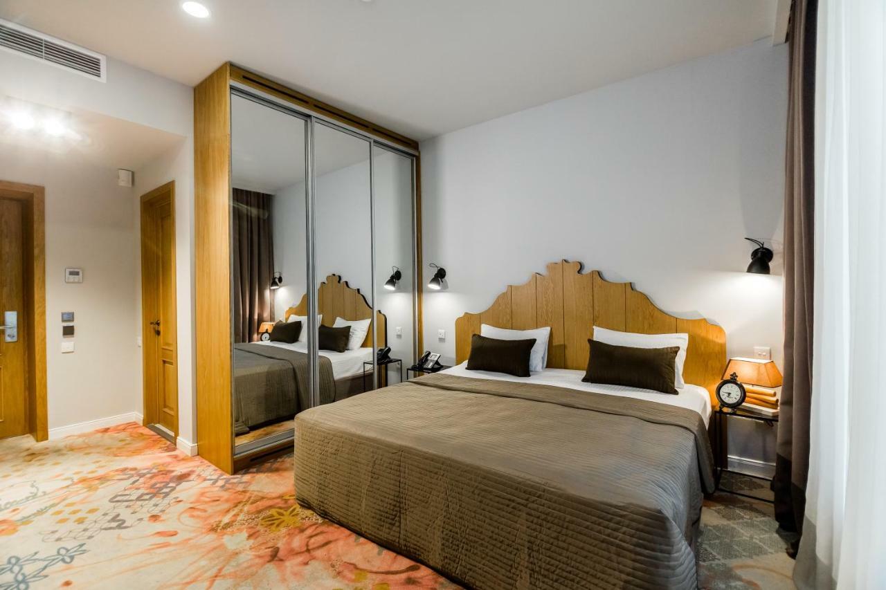 Rasta Boutique Hotel Meidan Tbilisi ภายนอก รูปภาพ