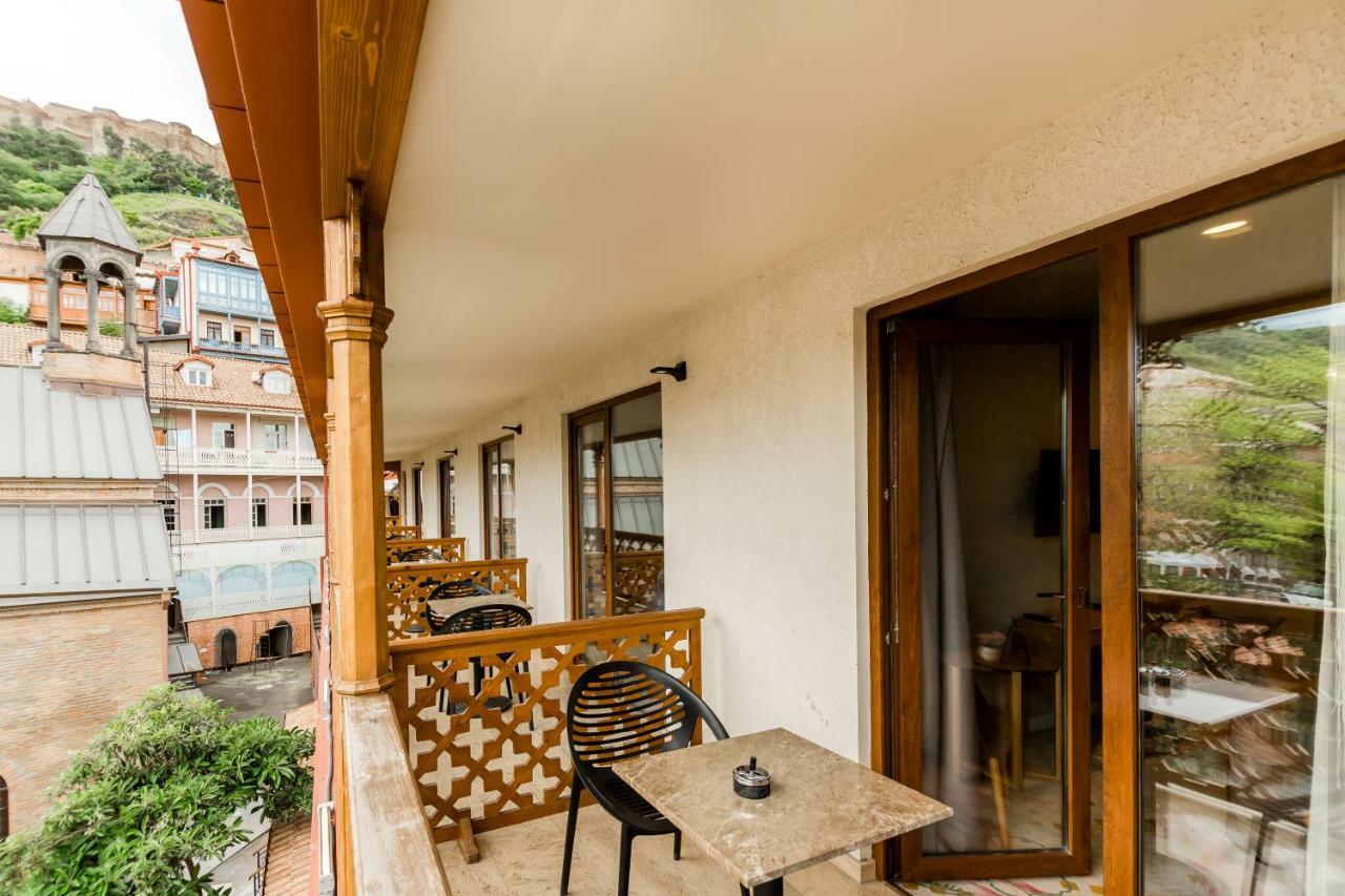 Rasta Boutique Hotel Meidan Tbilisi ภายนอก รูปภาพ