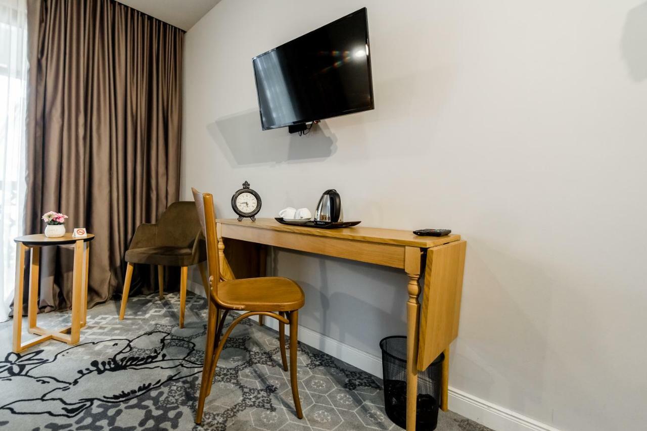 Rasta Boutique Hotel Meidan Tbilisi ภายนอก รูปภาพ
