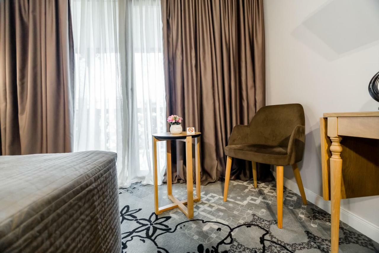 Rasta Boutique Hotel Meidan Tbilisi ภายนอก รูปภาพ