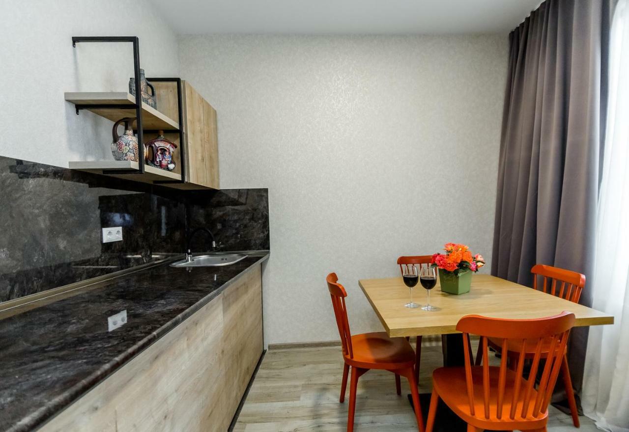 Rasta Boutique Hotel Meidan Tbilisi ภายนอก รูปภาพ
